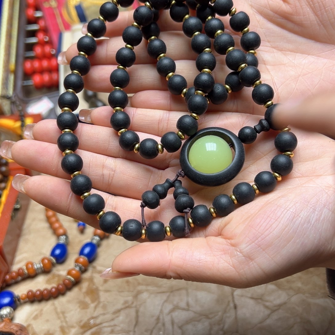 大叶紫檀（黑酸枝木类）