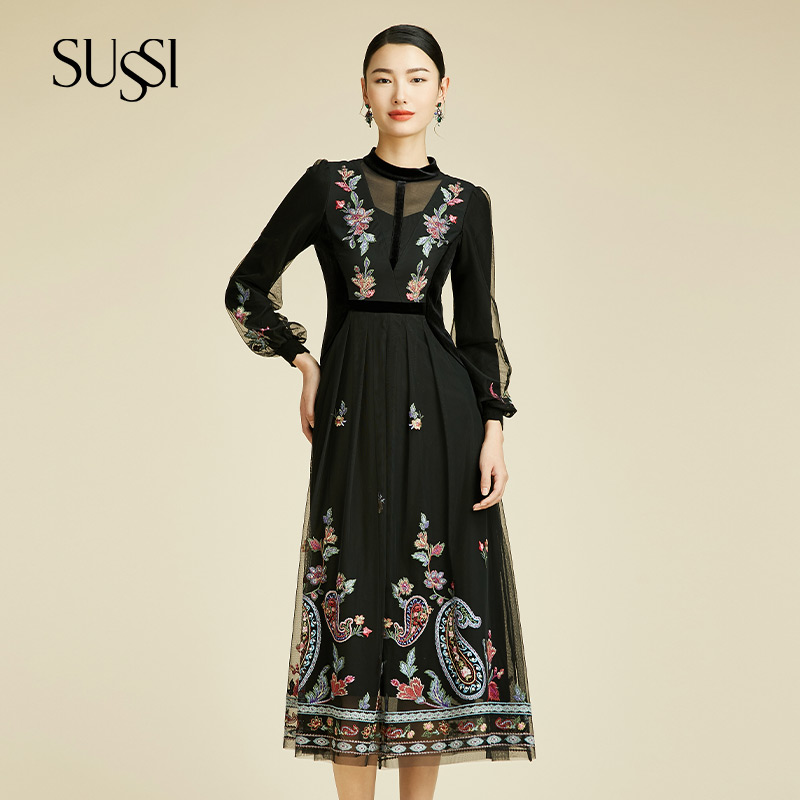 SUSSI/古色商场同款黑色网刺绣拼丝绒立领泡泡袖连衣裙显瘦