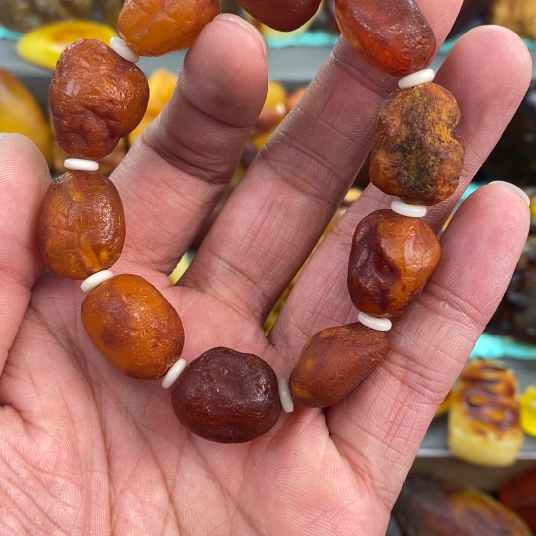 琥珀未镶嵌颈饰琥珀蜜蜡