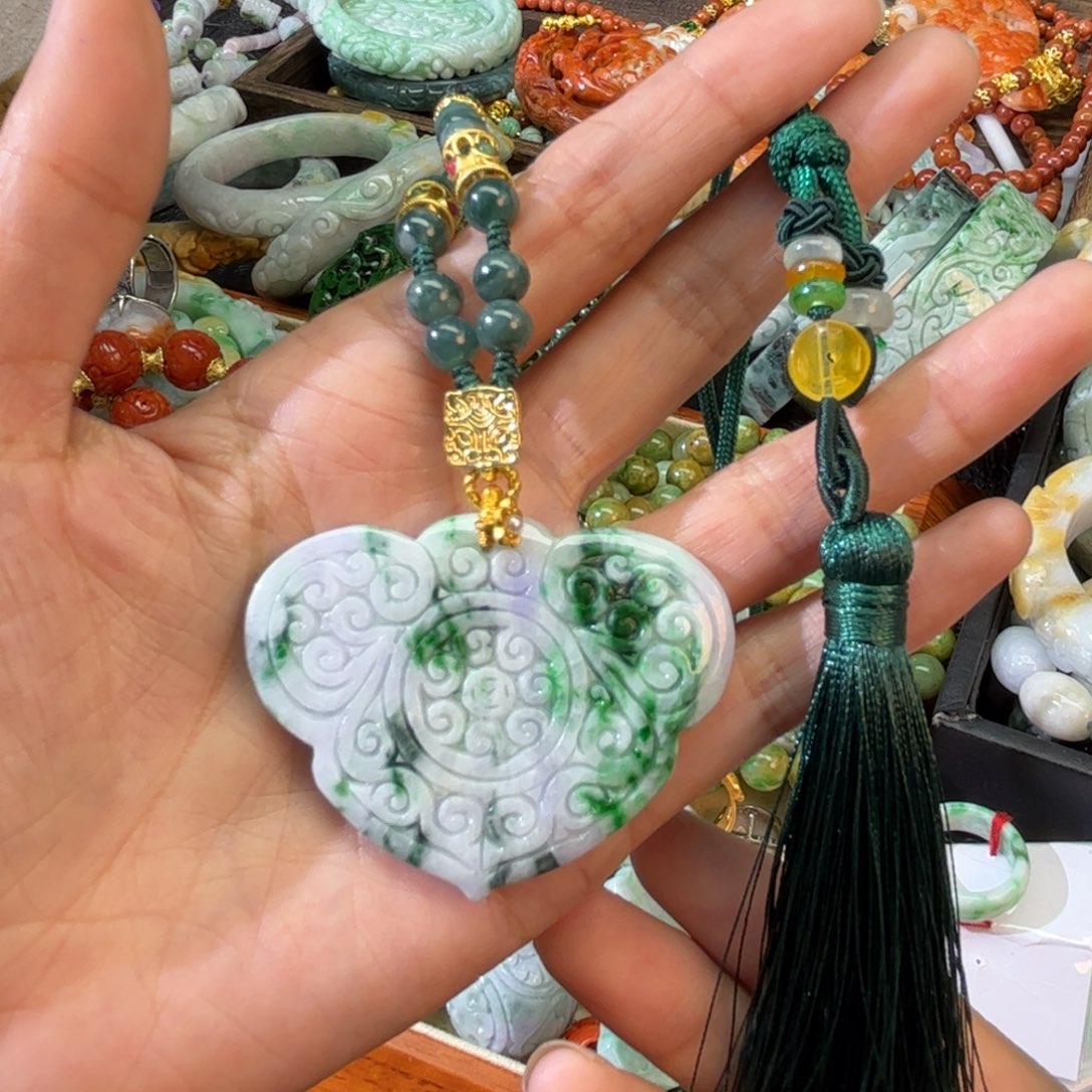 翡翠颈饰未镶嵌待编款