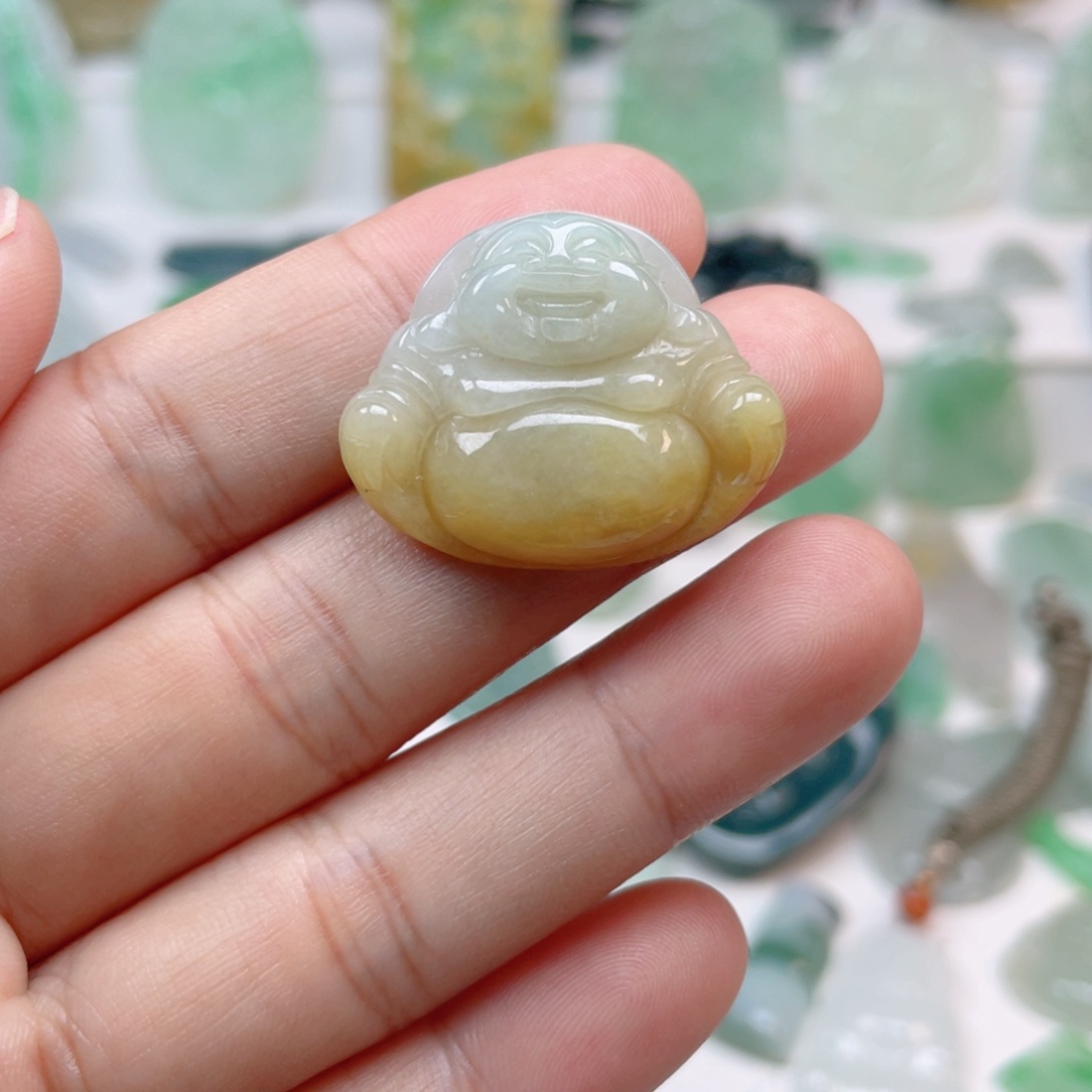 翡翠颈饰未镶嵌佛公