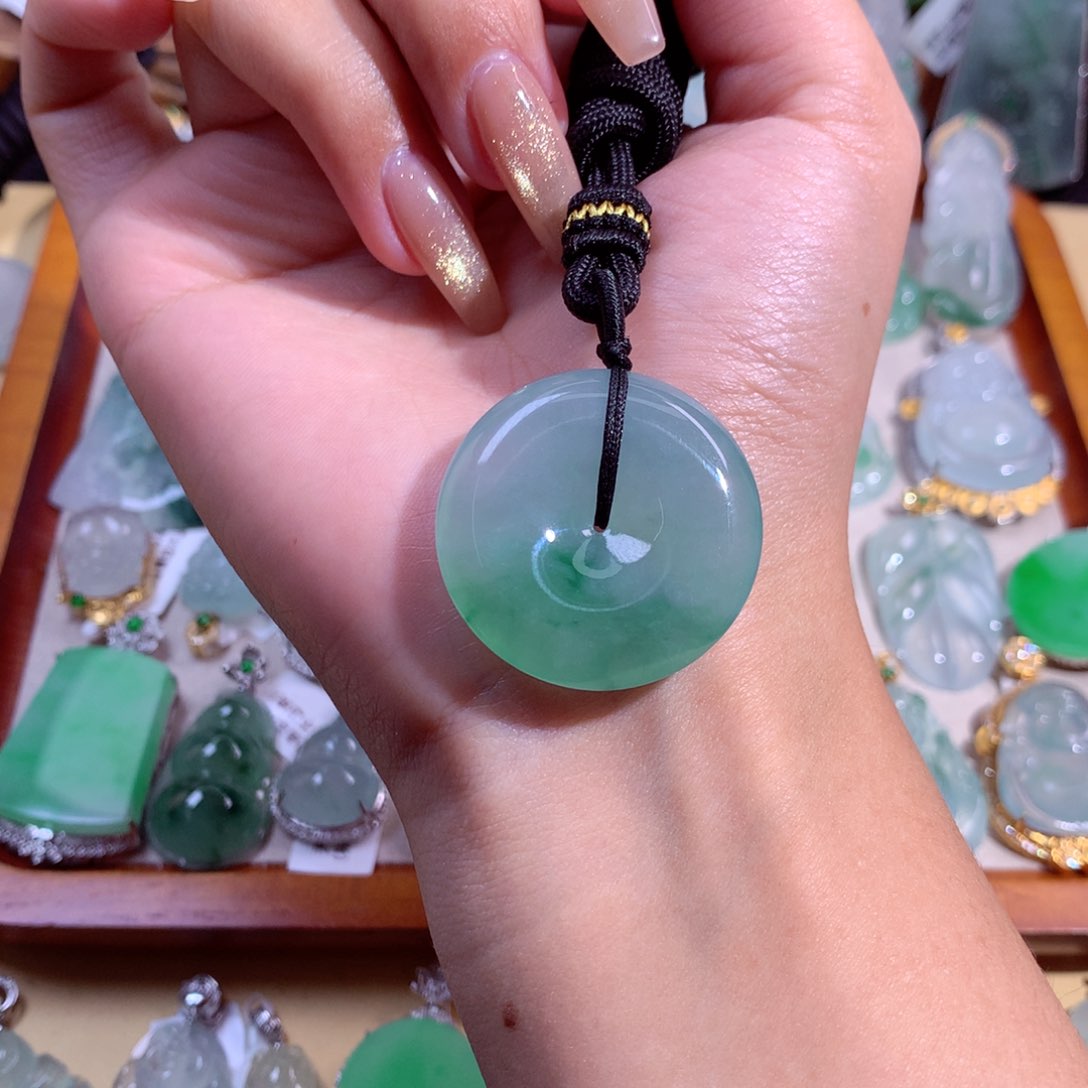 翡翠吊坠(不含链)未镶嵌