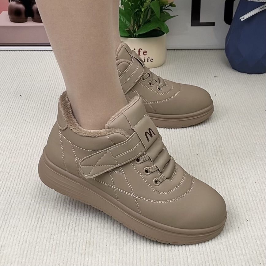 冬季新款加绒雪地靴女保暖防水防滑中老年妈妈鞋老北京棉靴棉鞋