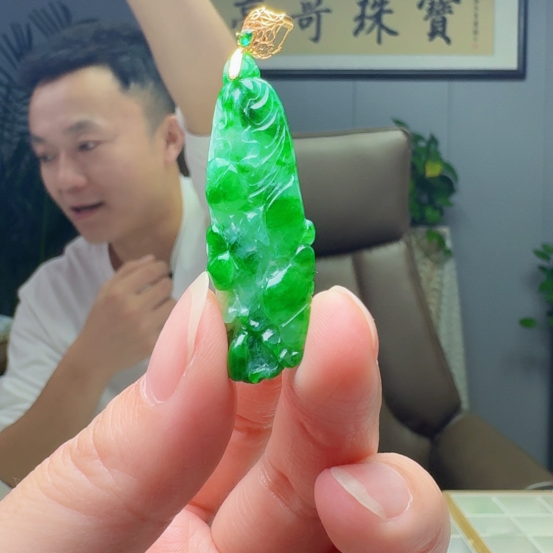 呼***猫翡翠18K金镶嵌吊坠(不含链)天然