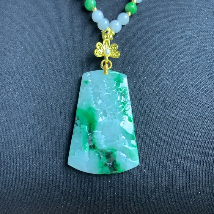 翡翠颈饰未镶嵌翡翠