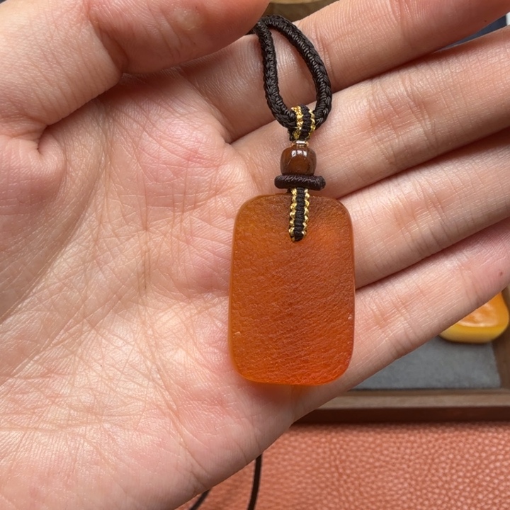 蜜蜡未镶嵌吊坠(赠链)