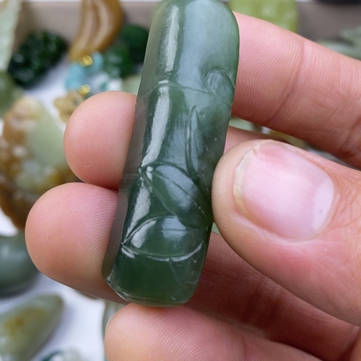 和田玉（糖玉）未镶嵌颈饰