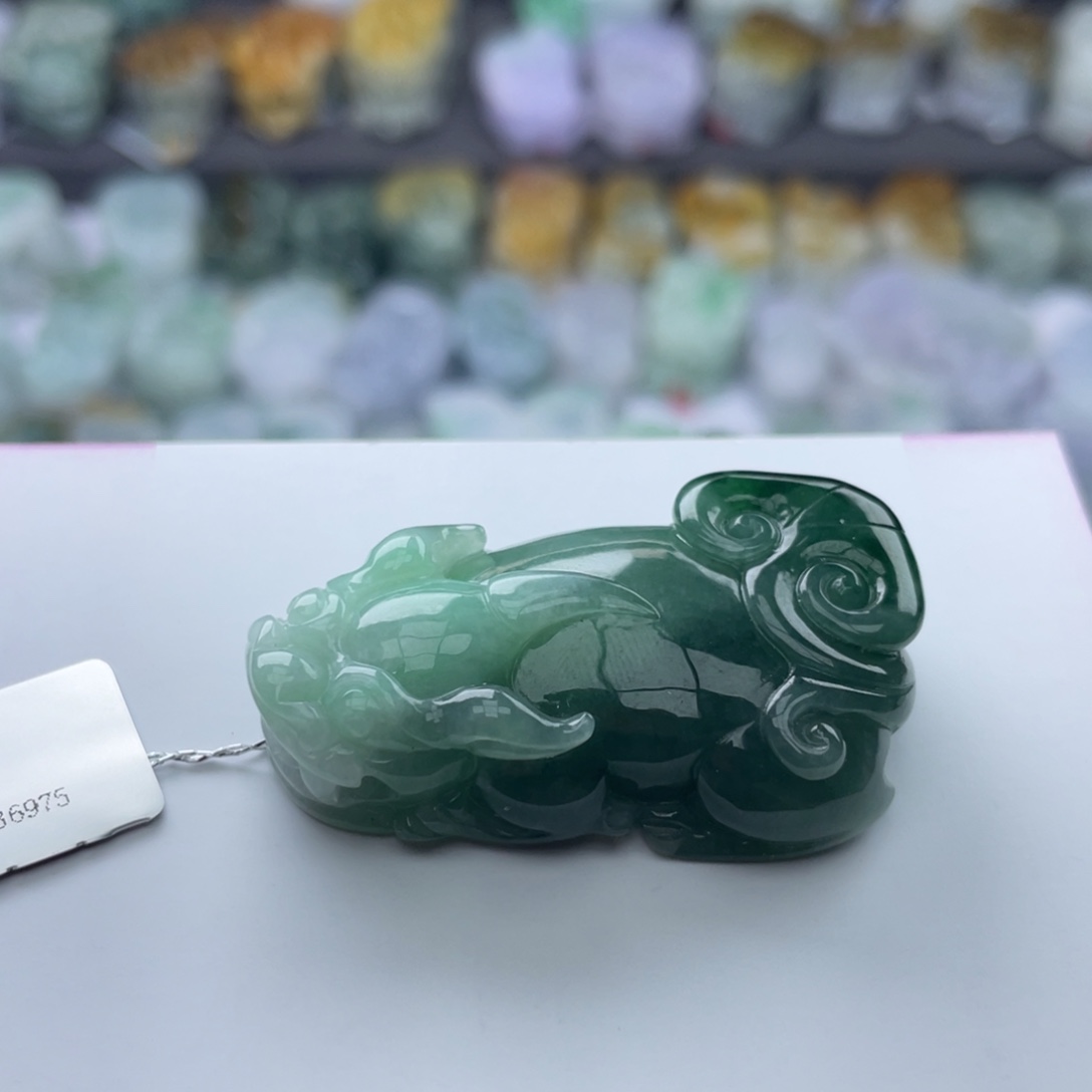 翡翠颈饰未镶嵌貔貅