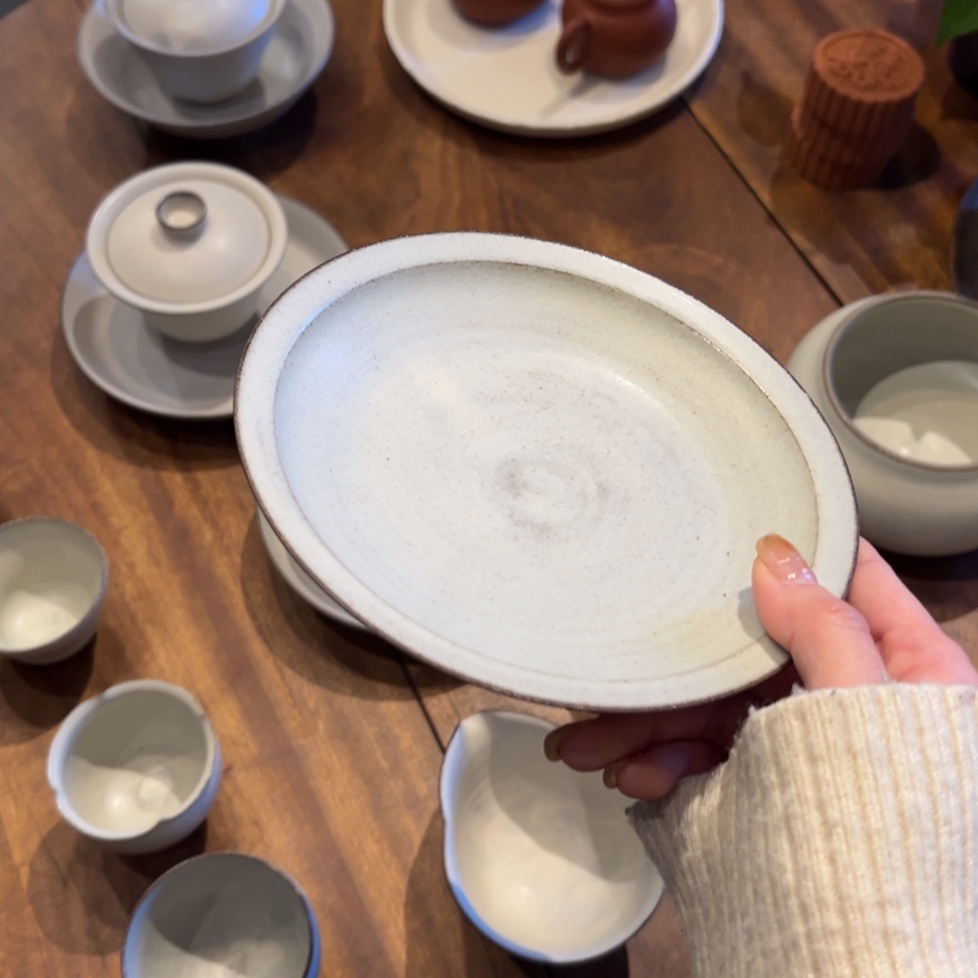 瓷片陶瓷。     陶瓷。      