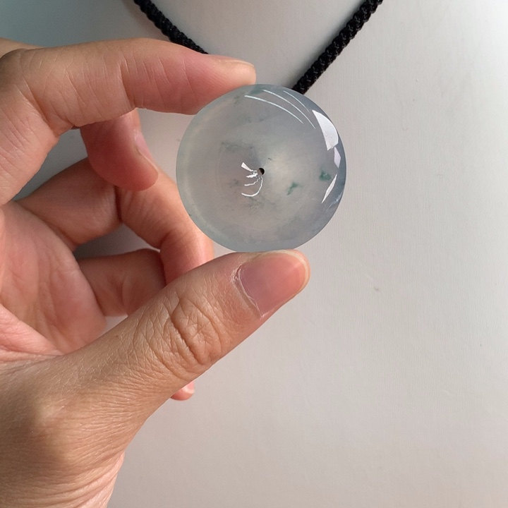 翡翠挂件未镶嵌….