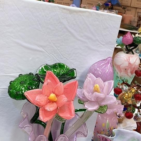 琉璃花瓶高45厘米宽9厘米