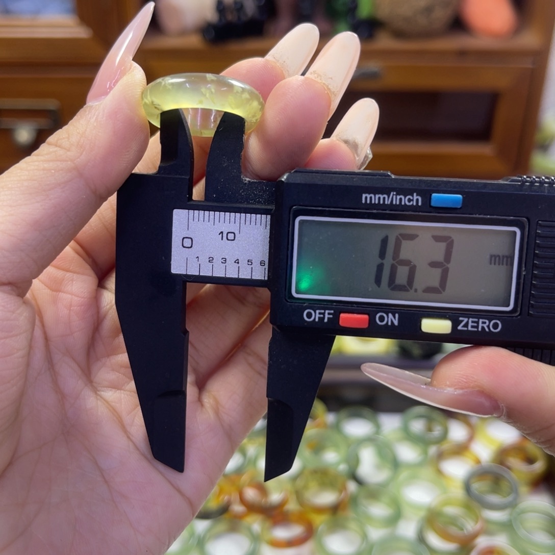 蛇纹石玉未镶嵌手镯87