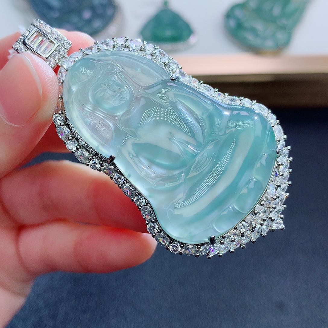 翡翠颈饰未镶嵌翡翠