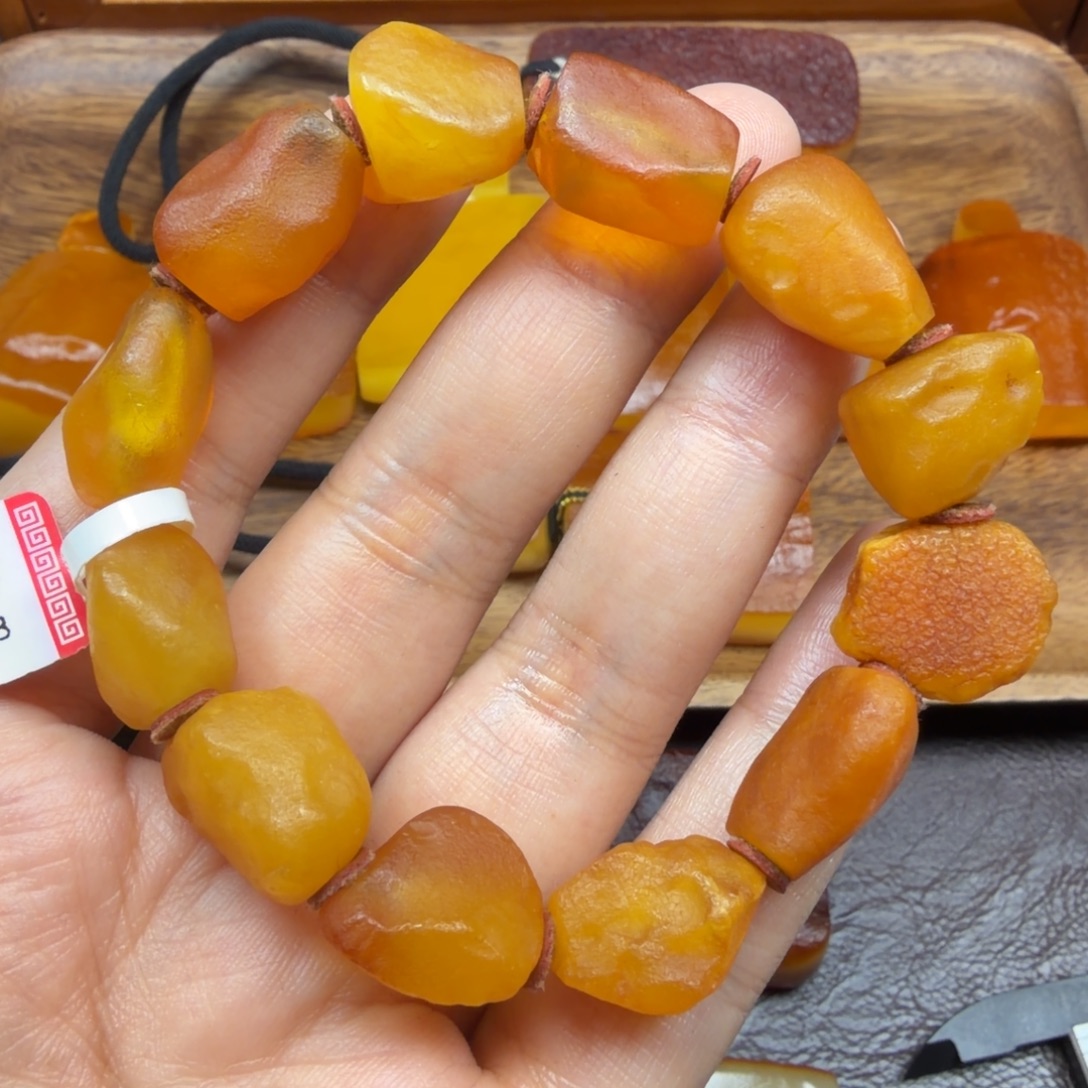 琥珀未镶嵌吊坠(赠链)