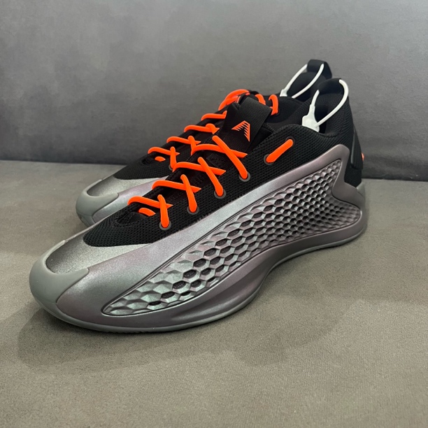 42码/华子一代黑橙/52407/篮球鞋/无原盒/JQ8898