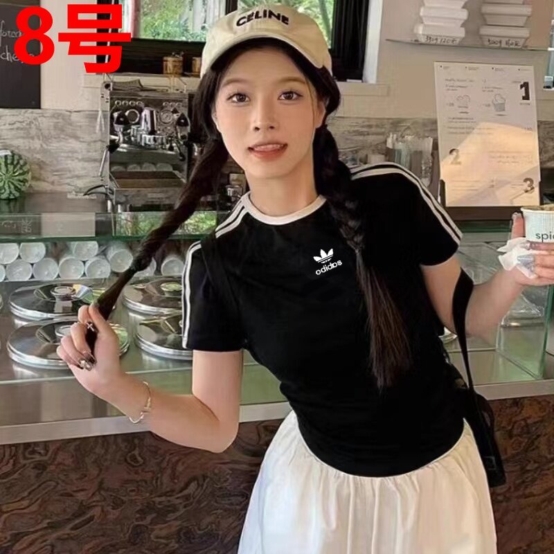 【内部福利】Jennie同款短T 女生刺绣运动风短袖