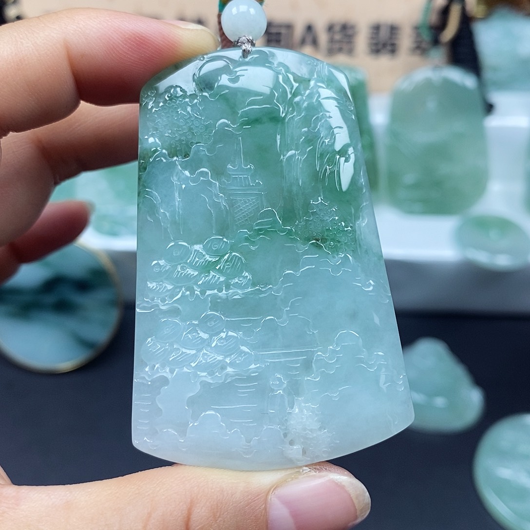 翡翠颈饰未镶嵌翡翠