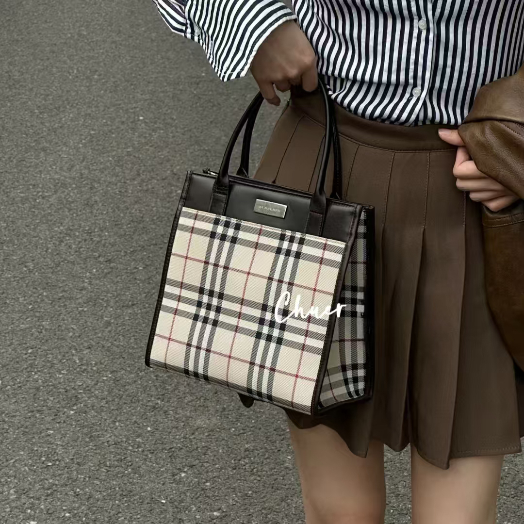 95新 BURBERRY/博柏利 经典格纹文艺公文包
