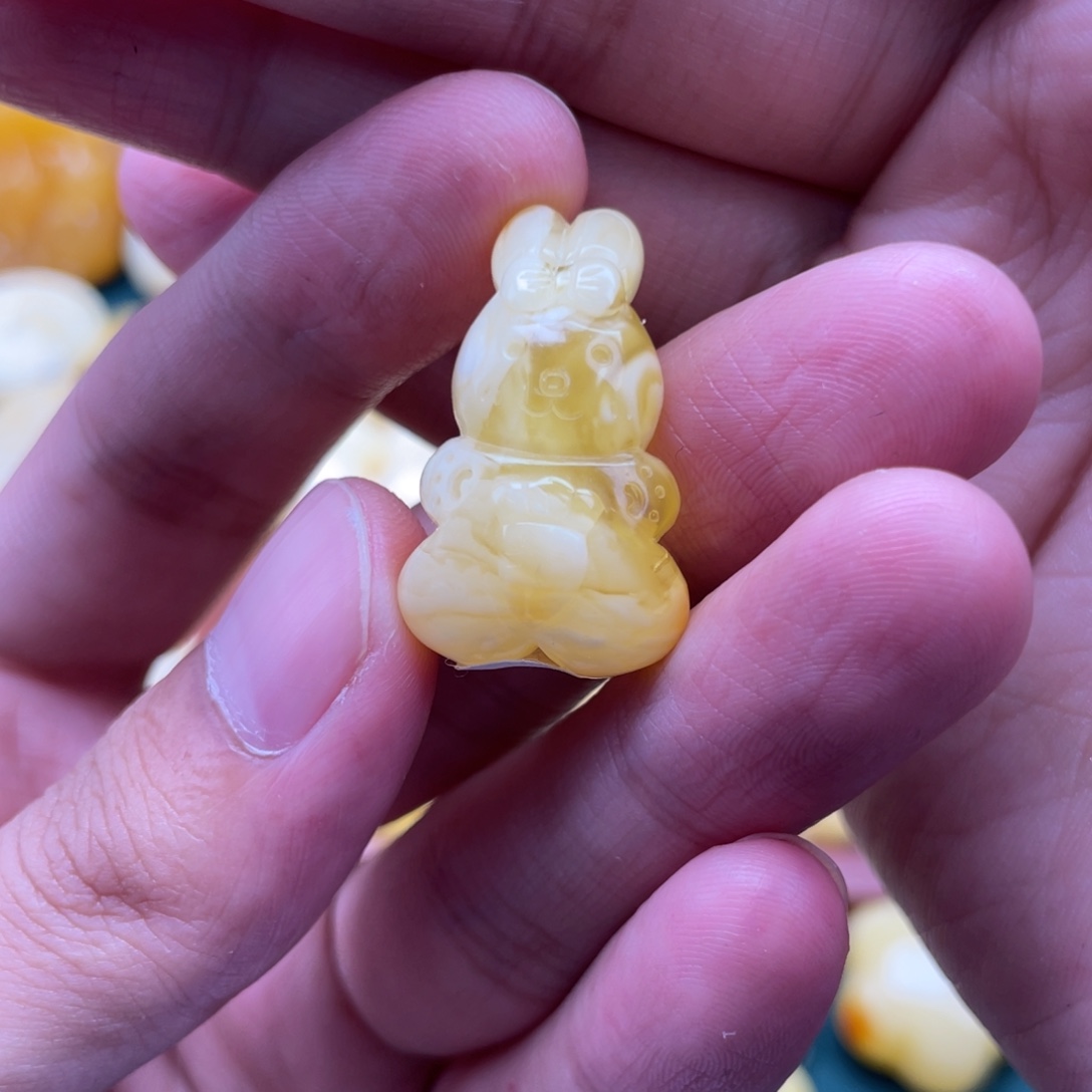 琥珀未镶嵌裸石蜜蜡