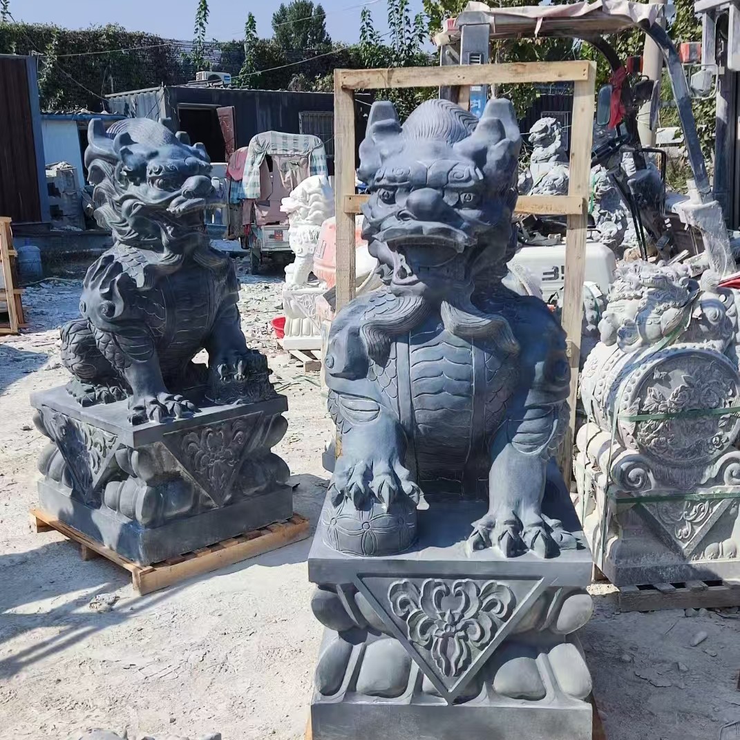 家用别墅门前大门口看门装饰