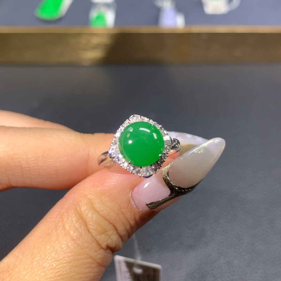 翡翠戒指18K金镶嵌翡翠