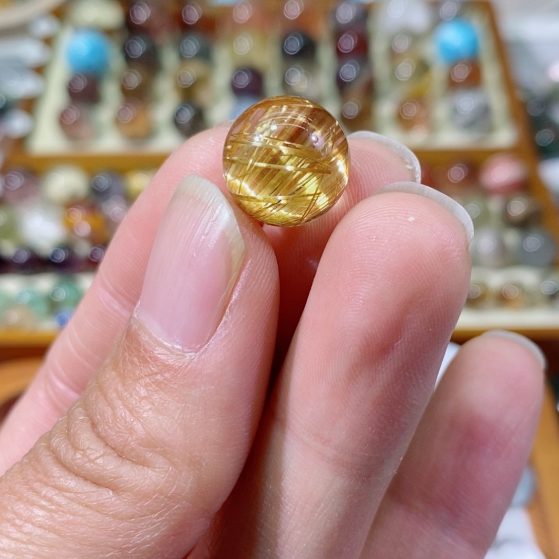 水晶单珠，未镶嵌红*帽