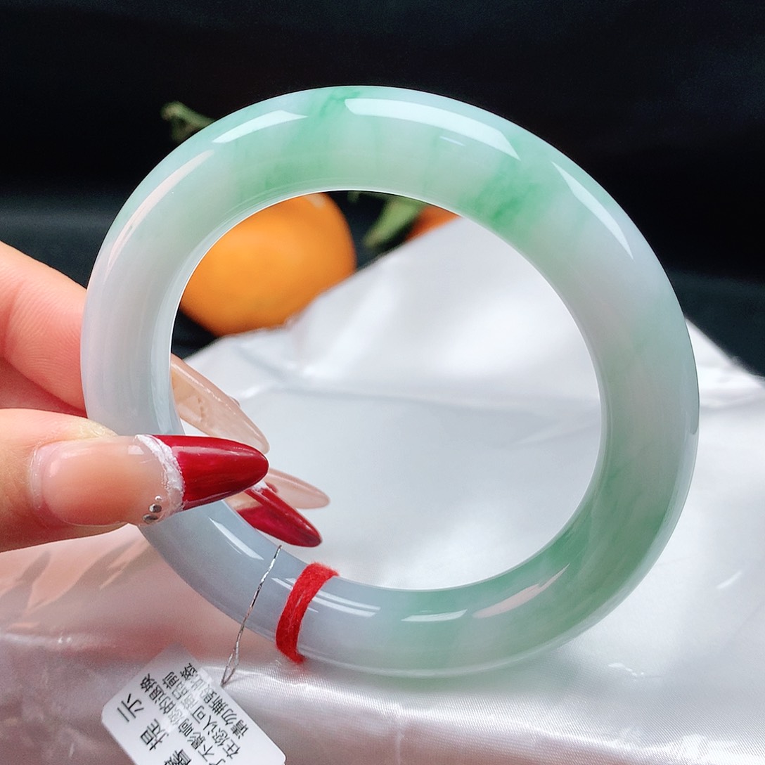 翡翠手镯未镶嵌57胖