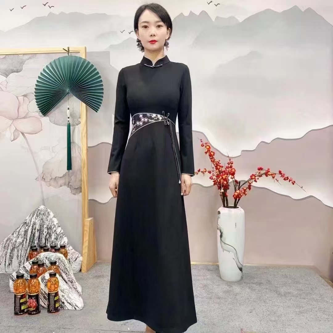 新中式复古长款绣花长裙常规袖旗袍A字裙春秋季显瘦时尚冬天