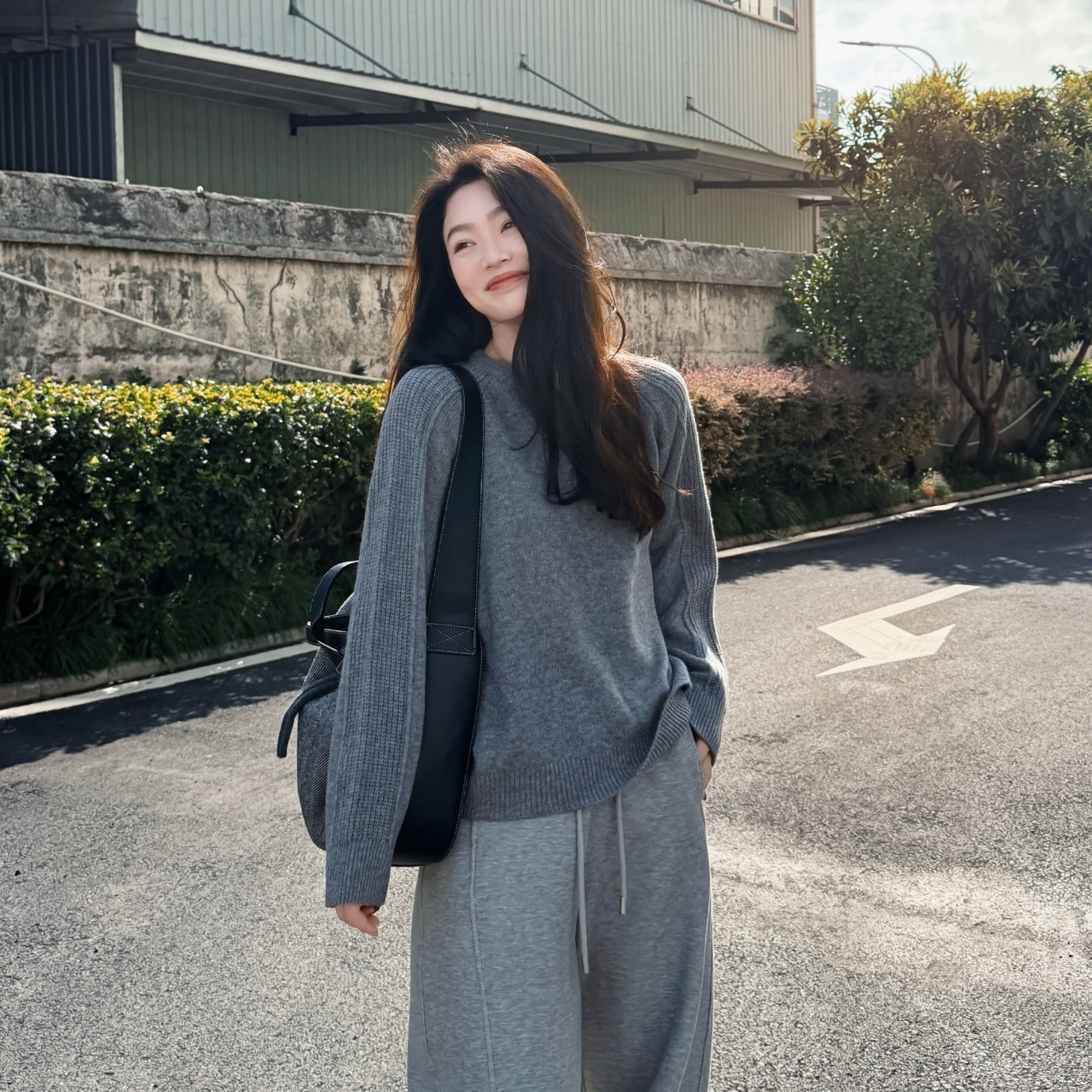 今婷冬季简约时尚韩系气质百搭纯色圆领长袖毛针织衫女-H25401303