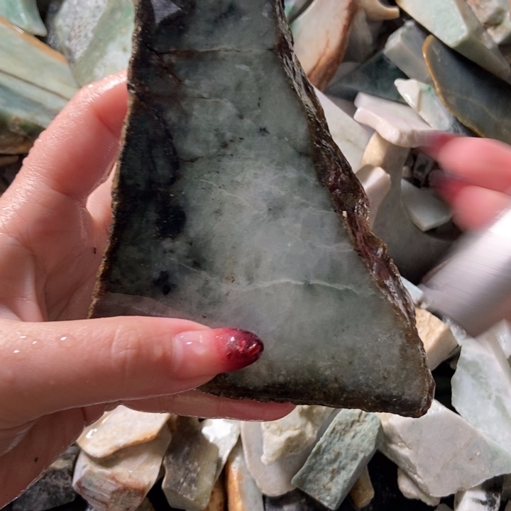 翡翠颈饰未镶嵌天然翡翠