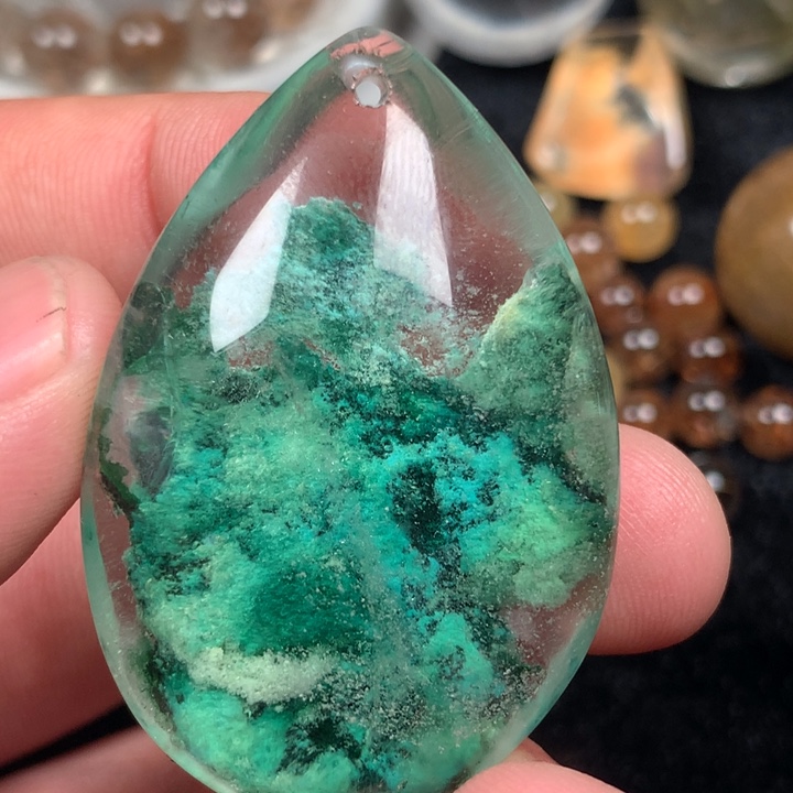 杨***a水晶吊坠(不含链)未镶嵌