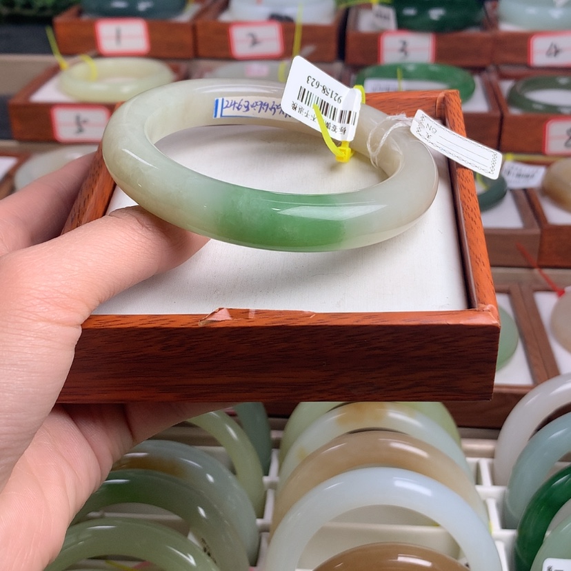 【闪购商品】和田玉（糖玉）未镶嵌手镯