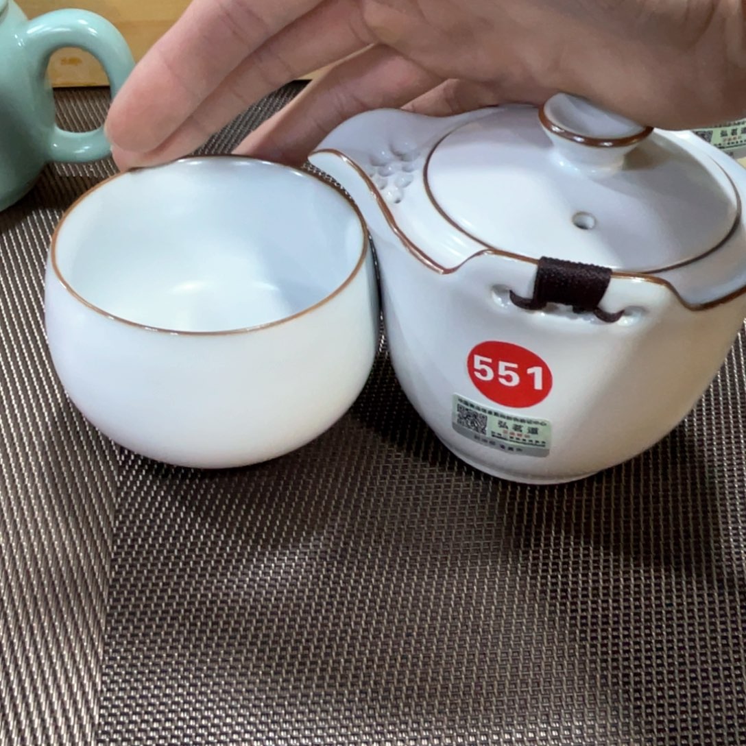 瓷片小微瑕。。。。。。。。。。。 