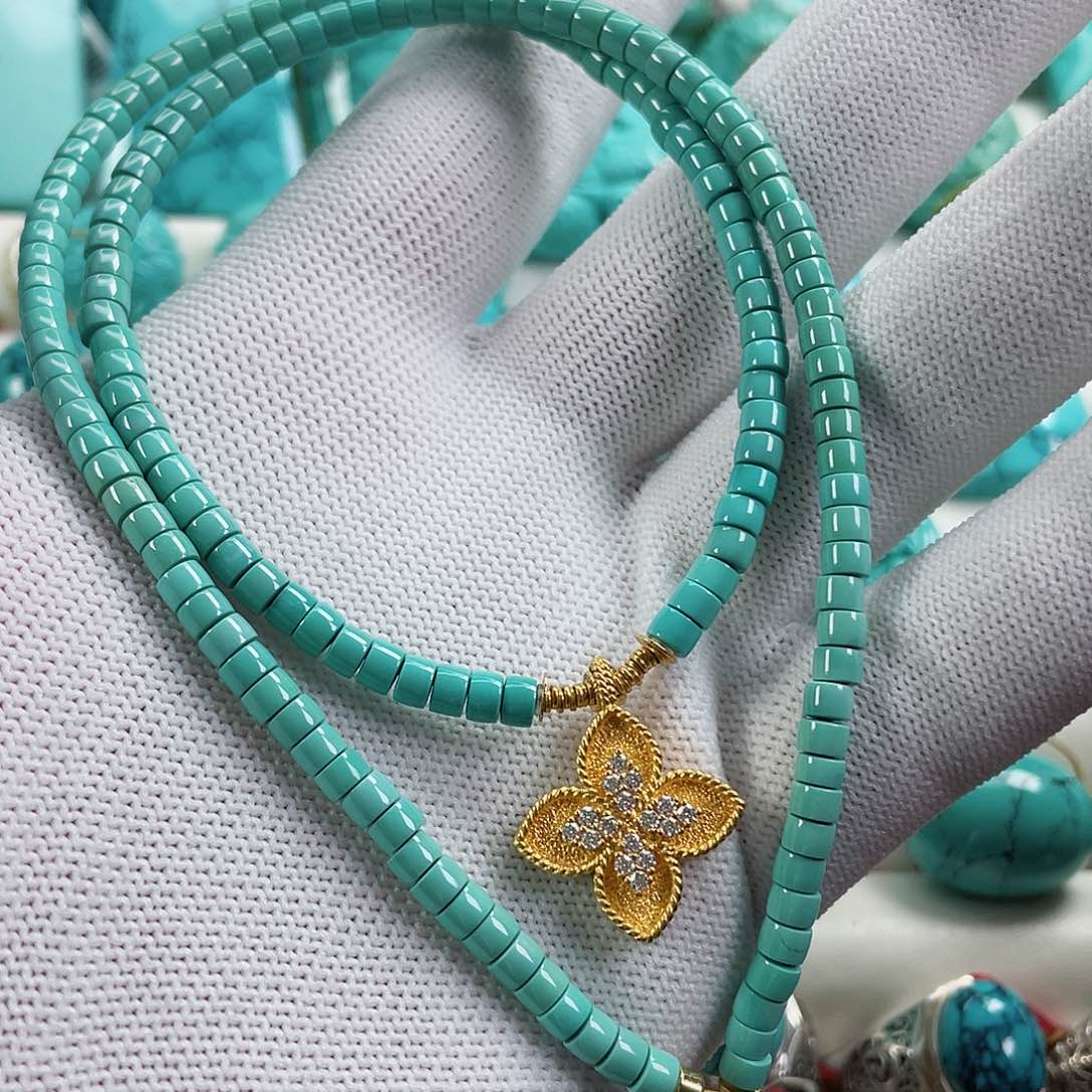 绿松石车挂18K金镶嵌