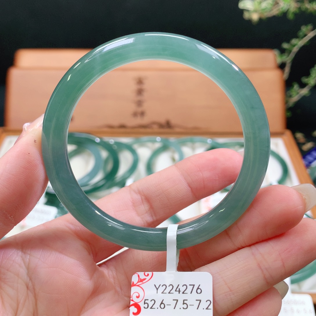 翡翠手镯未镶嵌天然