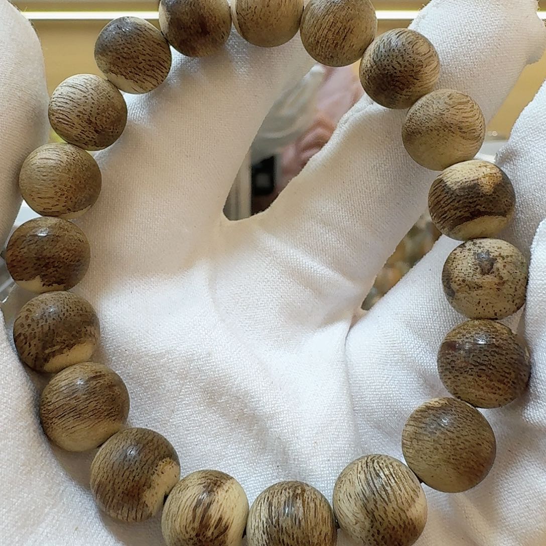 沉香手串海南虫漏卡11手串