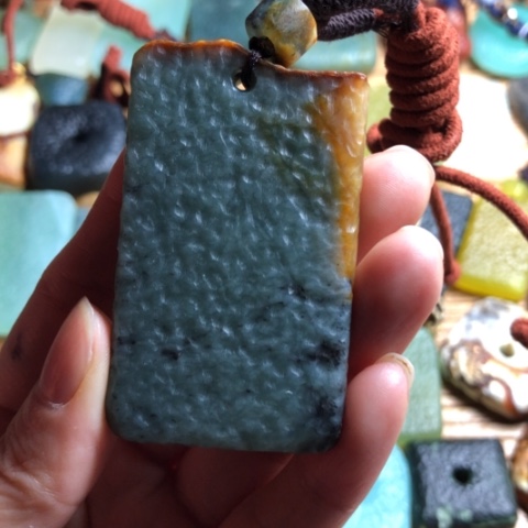 蛇纹石玉颈饰合金微****天