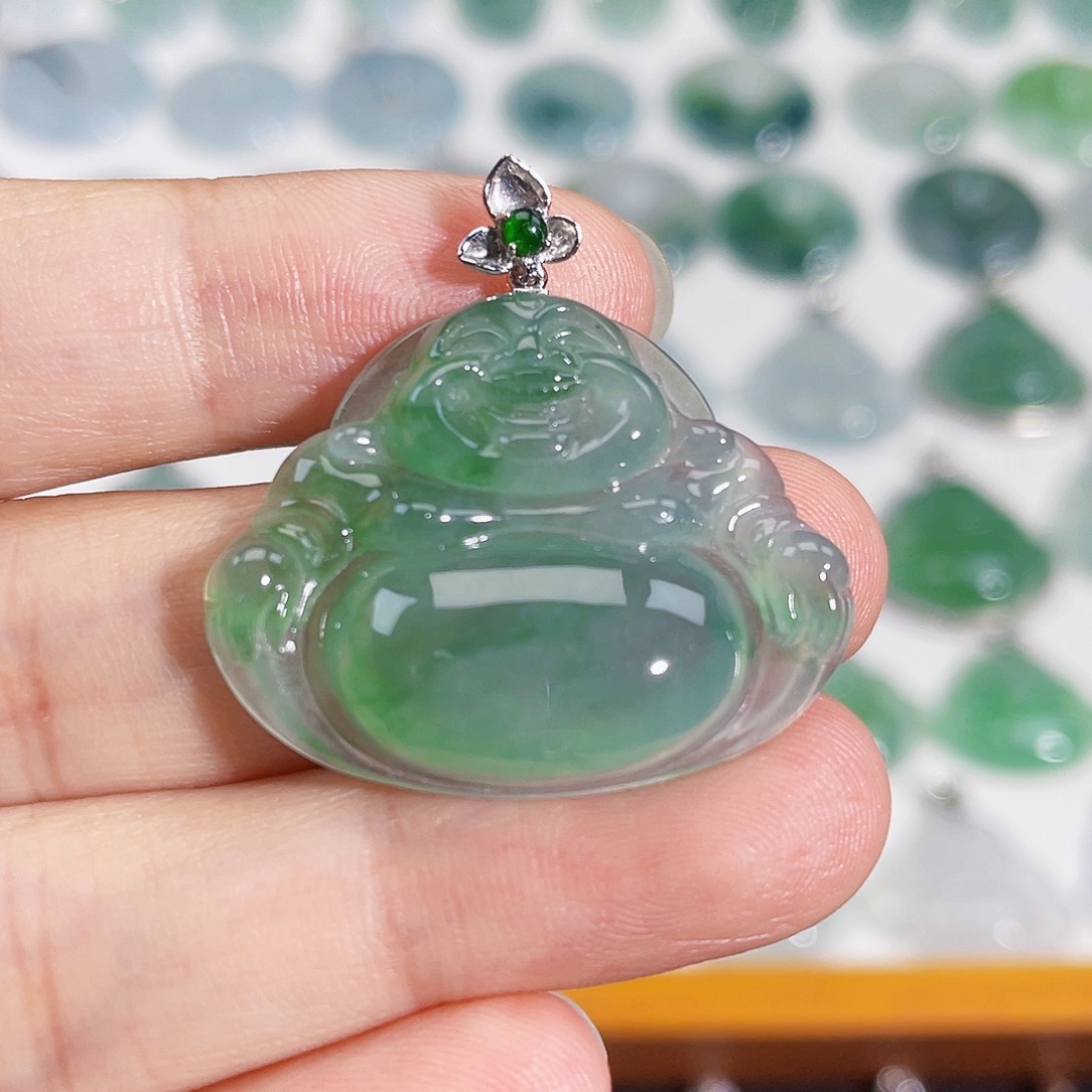 颈饰18K金镶嵌翡翠吊坠