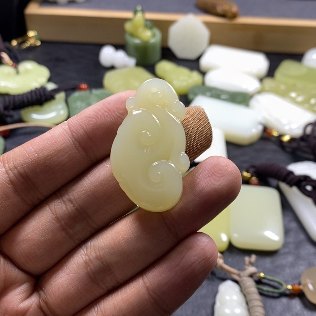 和田玉（青白玉）未镶嵌吊坠(赠链)蓝