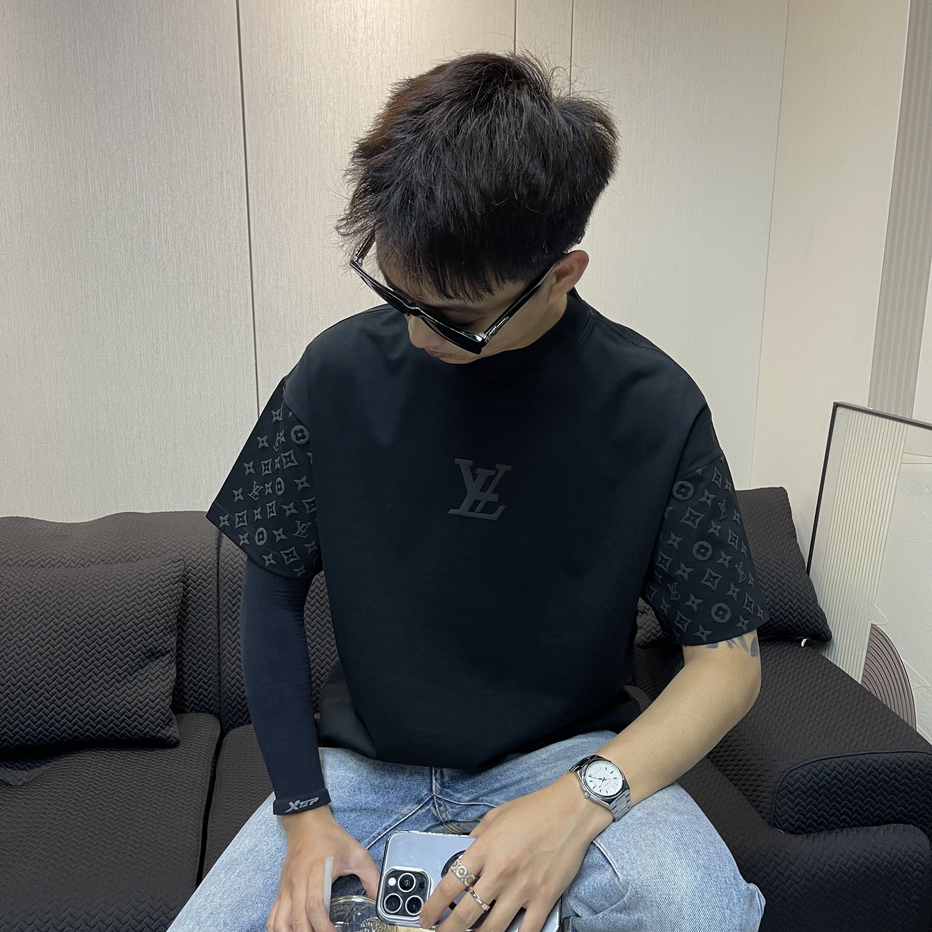 L80037 25S时尚宽松【马户袖子发泡】男女同款短袖T恤