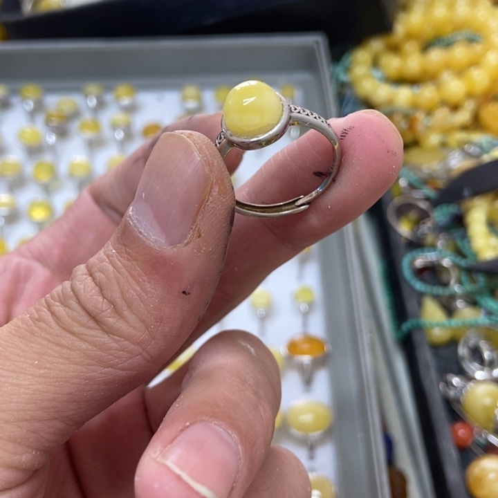 银S925镶嵌蜜蜡裸石戒指