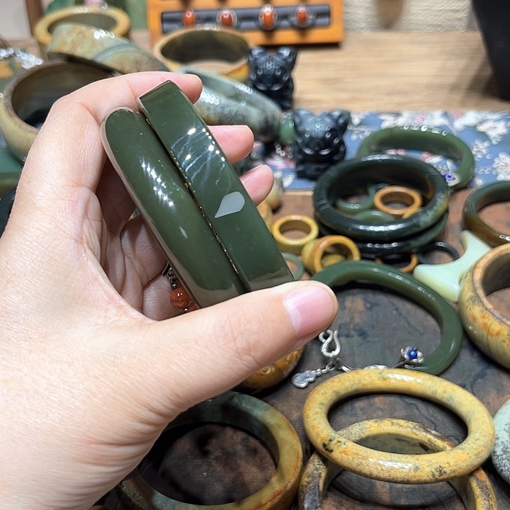 岫岩河磨玉（透闪石质玉）手镯未镶嵌长**缘