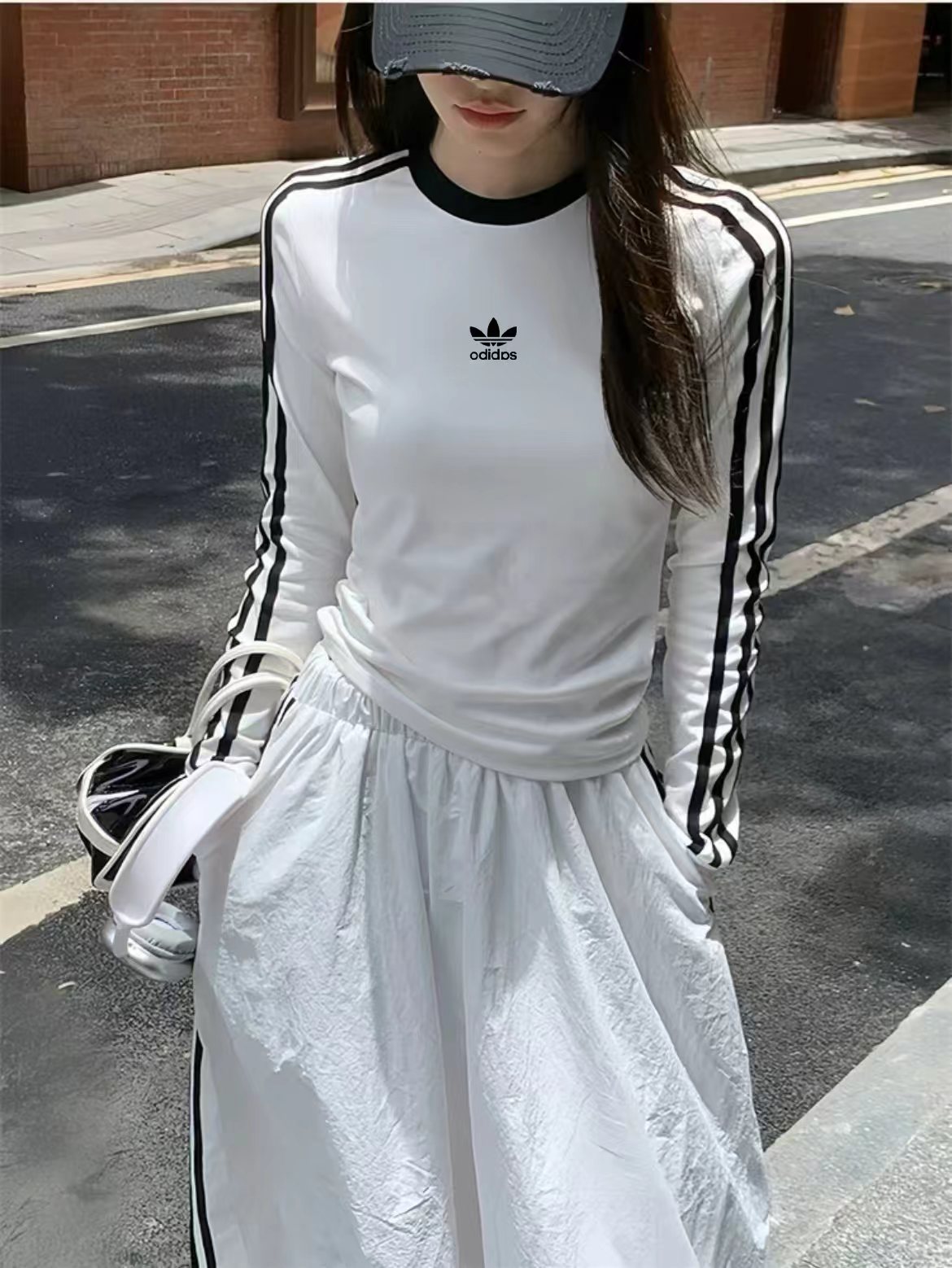 【商场撤柜】Jennie同款长袖T恤女生圆领刺绣运动百搭棉T打底衫