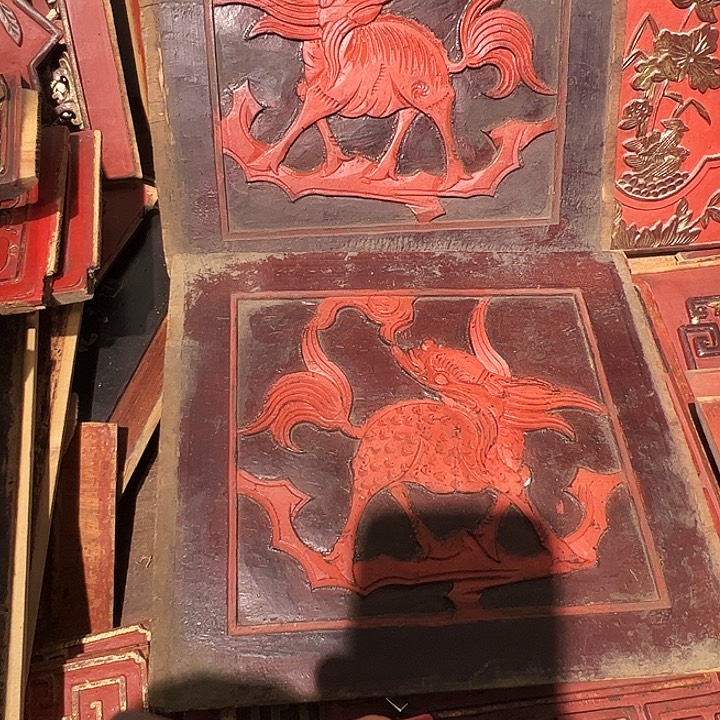 佛**灯木雕麒麟一对