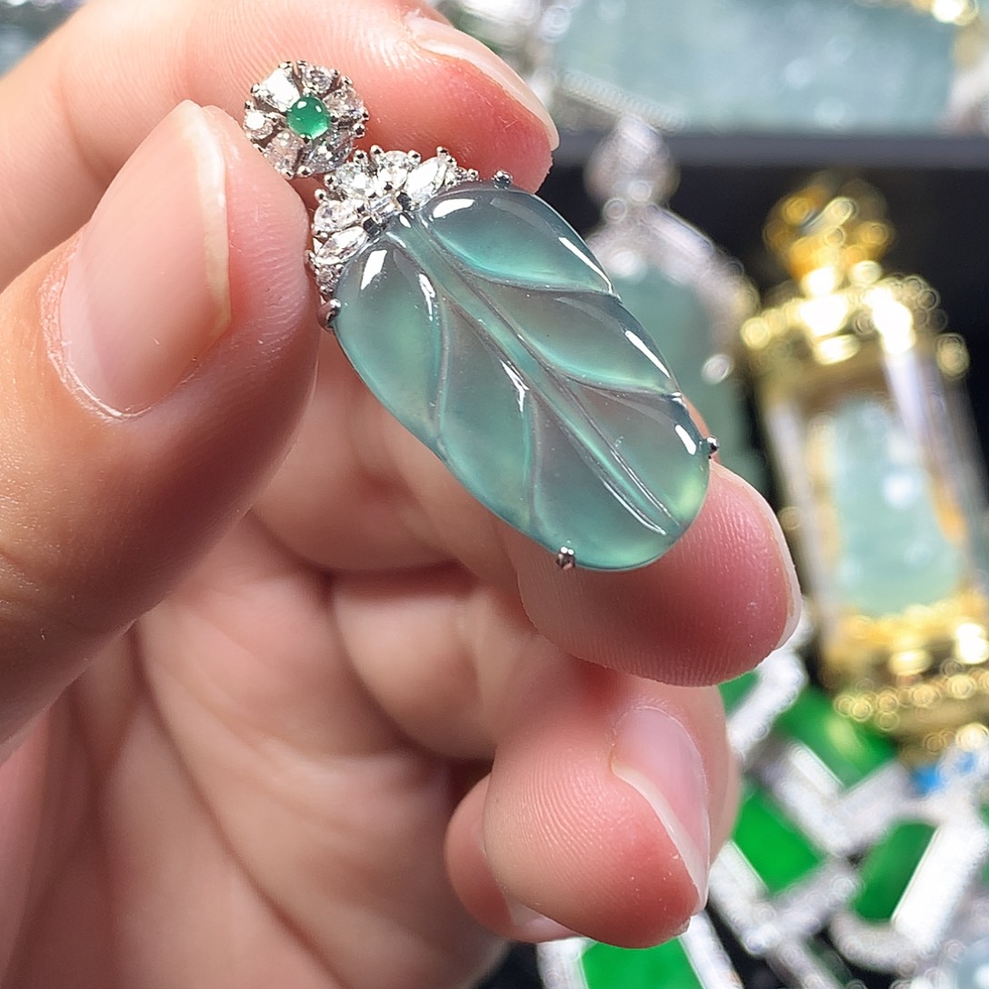 翡翠未镶嵌吊坠(不含链)