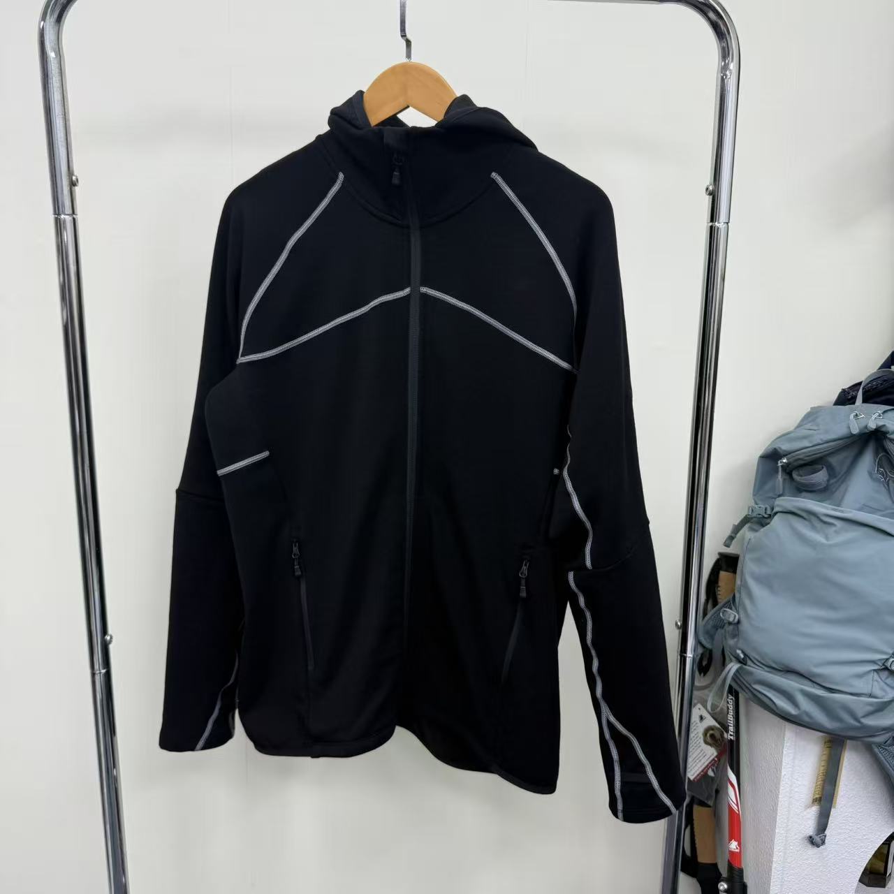 户外情侣保暖加厚美丽诺防风连帽拉链开衫抓绒衣