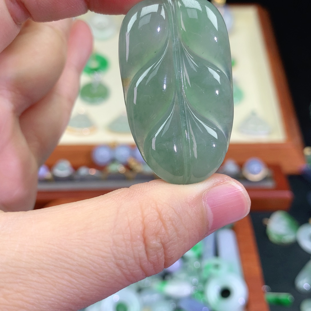 翡翠颈饰未镶嵌天然翡翠吊坠a货