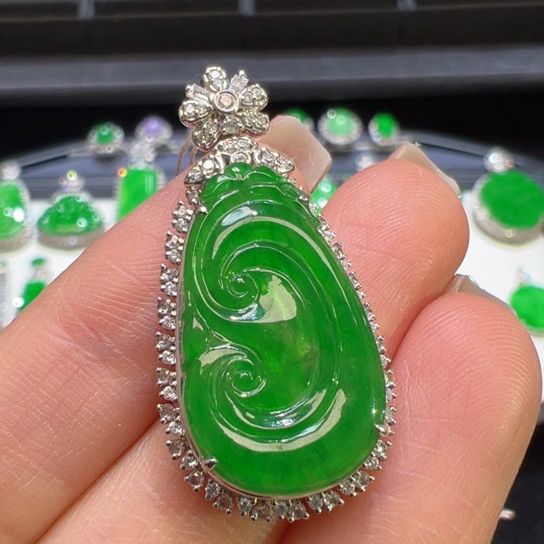 翡翠颈饰18K金镶嵌收到货48小时鉴赏期