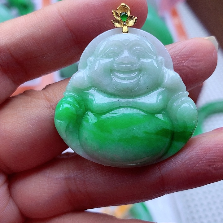 翡翠颈饰18K金镶嵌翡翠