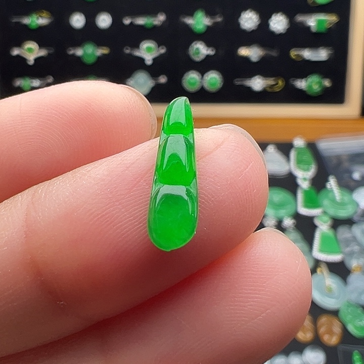 翡翠未镶嵌颈饰豆14.6